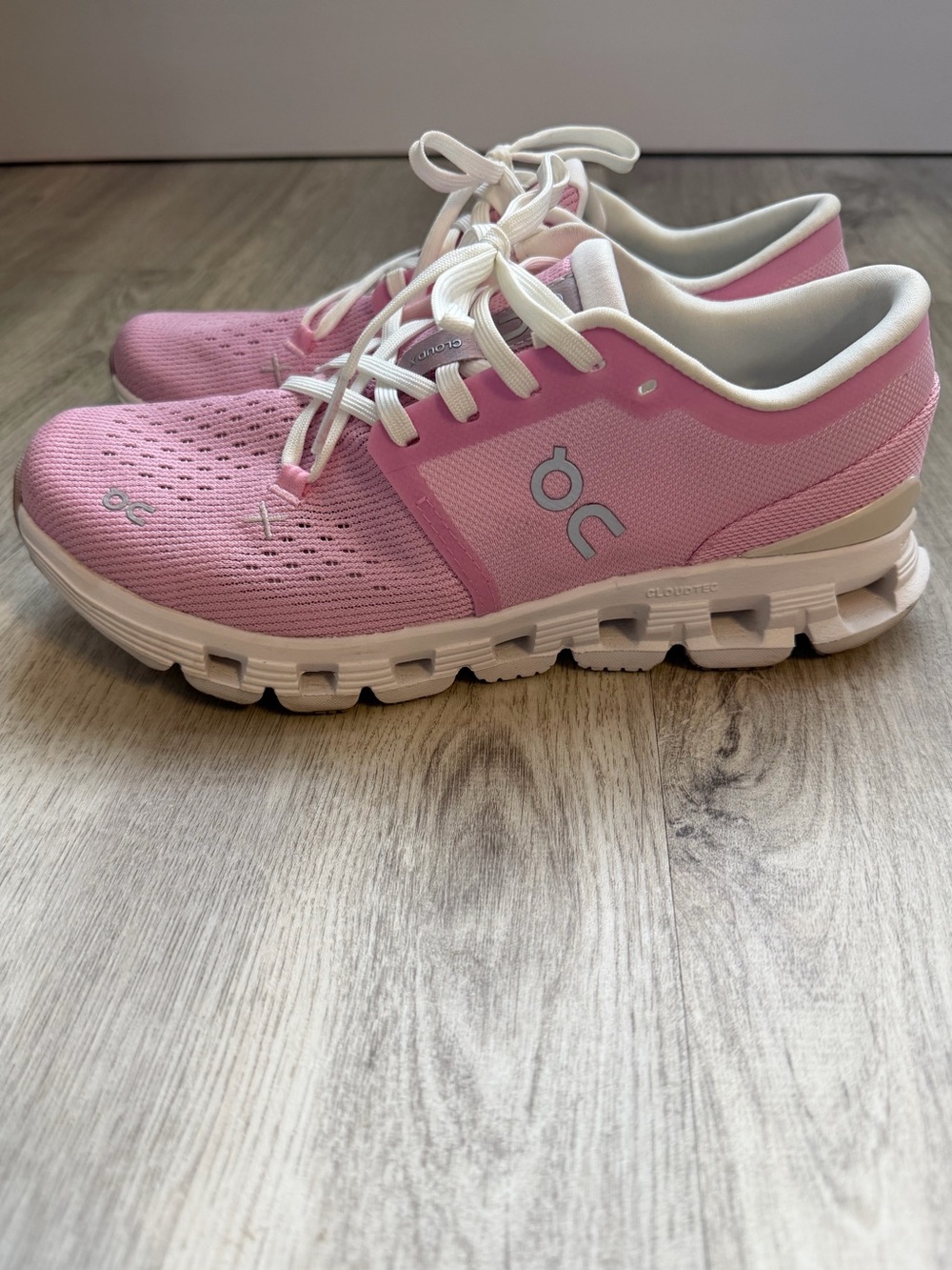 On Cloud - X 4 Training Shoes in Heather Petal Pink & White - Women's - size 7